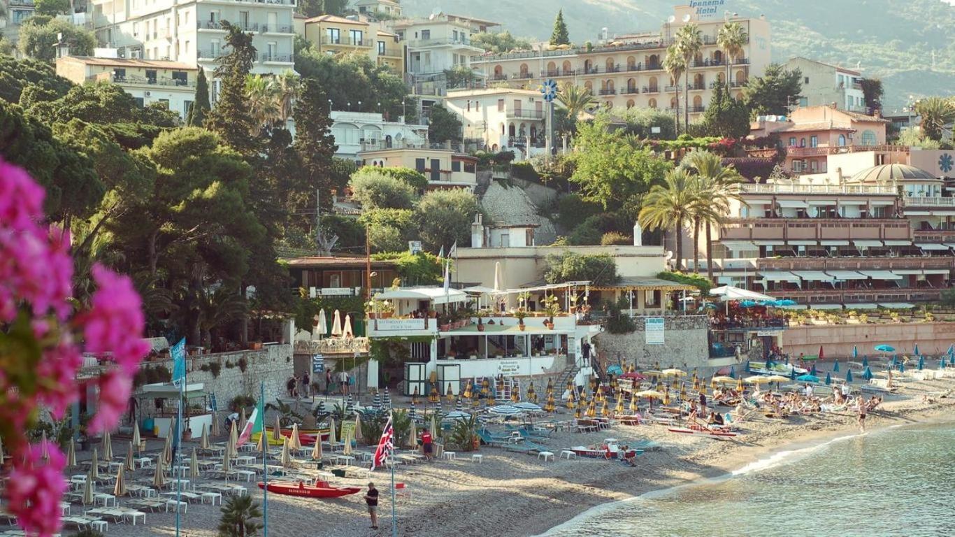 Vakantiehuis Beachfront Penthouse Taormina
