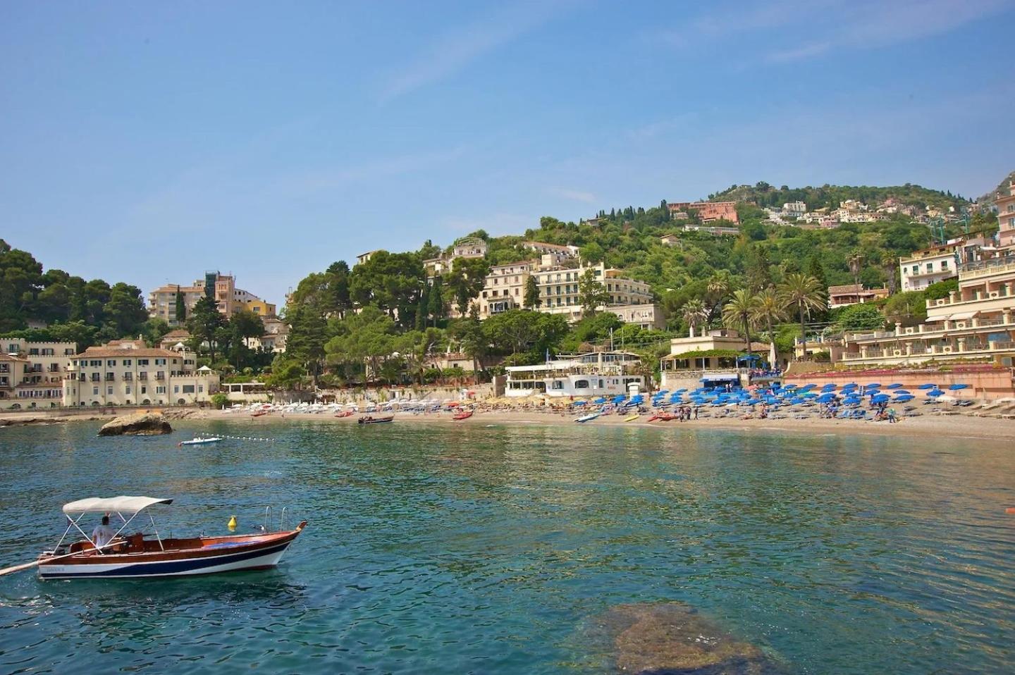Beachfront Penthouse * Taormina