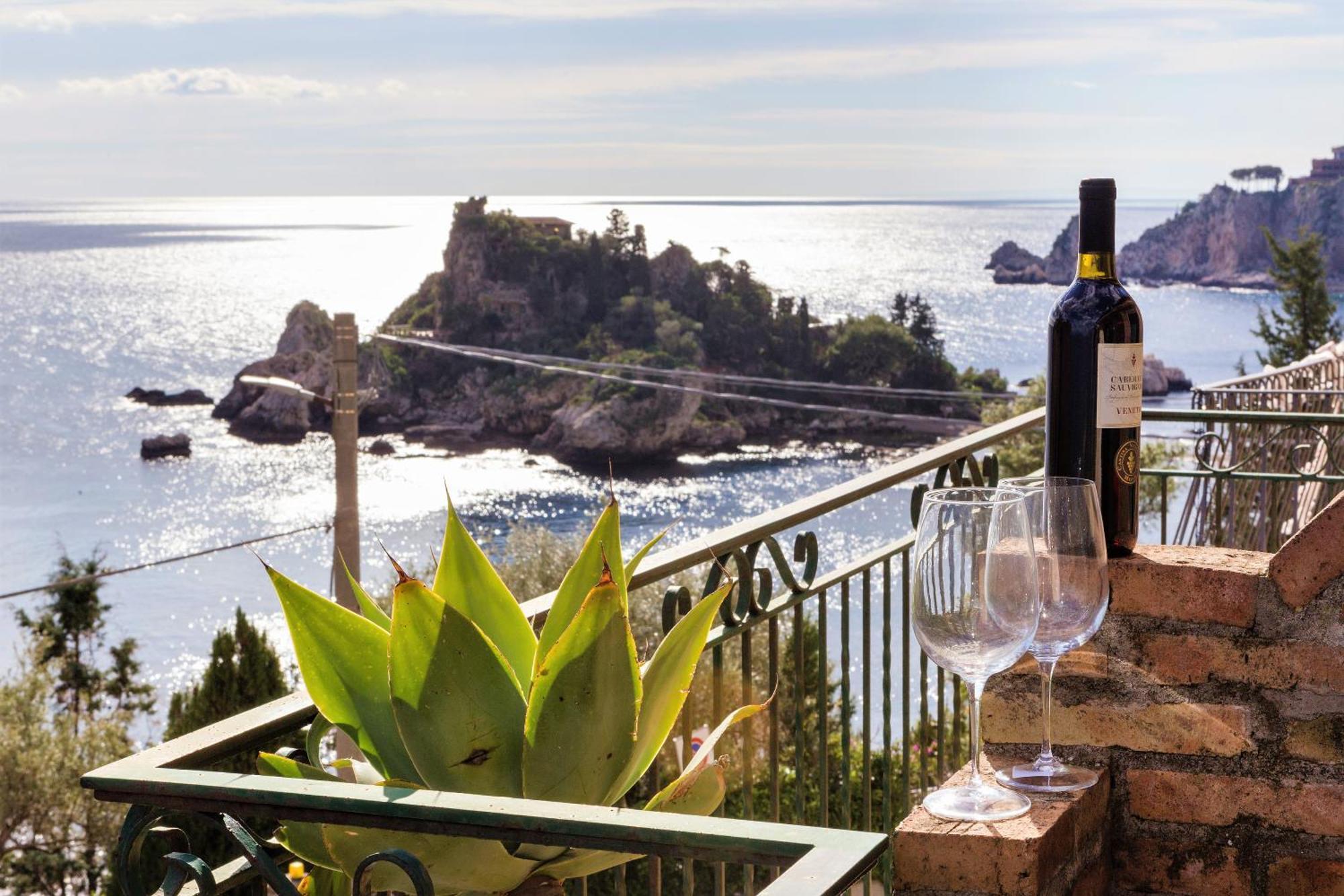 Beachfront Penthouse Vakantiehuis Taormina