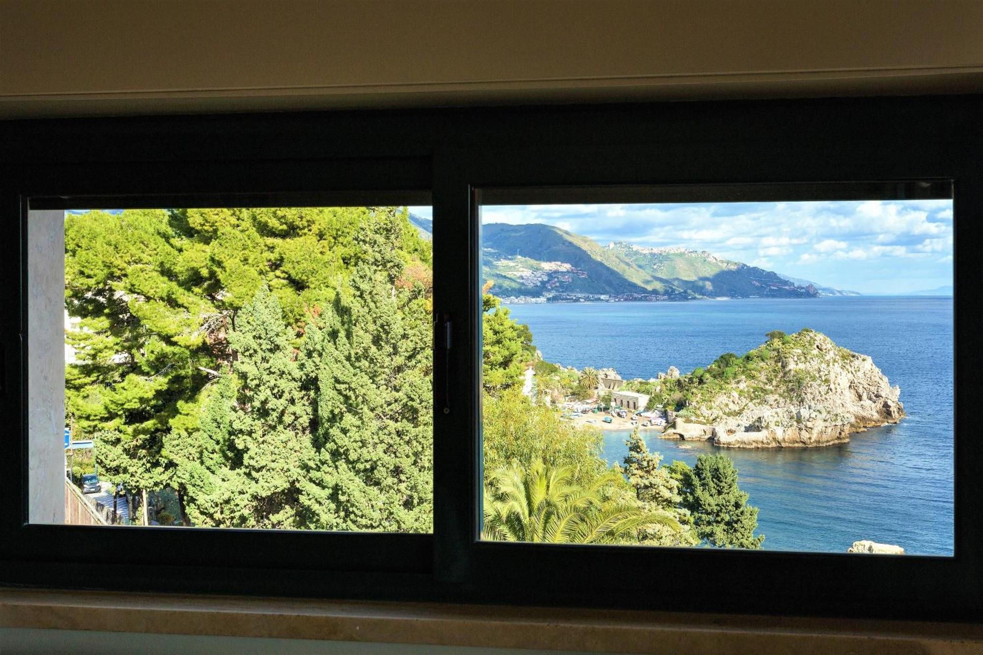Vakantiehuis Beachfront Penthouse Taormina